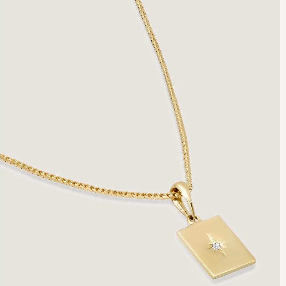 Kinn North Star Pendant Necklace (Solid 14k gold) with Box Chain